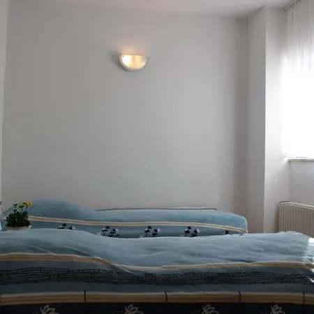 Ferienwohnung-amsel-kinderfreundliche-unterkunft-in-zentraler-lage Bergen Auf Rugen